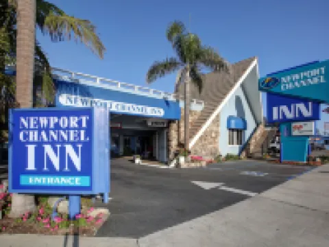 Newport Channel Inn Hotels near Environmental Nature Center