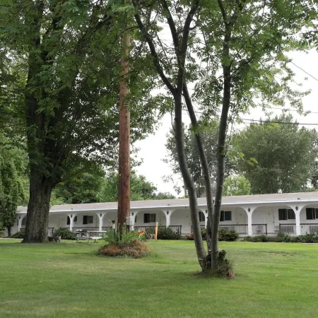 Ray Lyn Motel