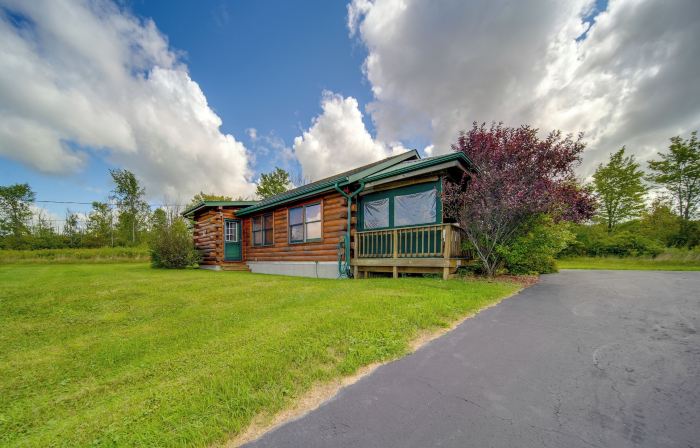 Bemus Point Retreat ~ 3 Mi to Chautauqua Lake