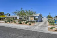 Vintage Downtown Vegas Retreat < 3 Mi to Strip!