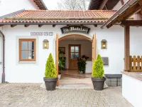 Hotel Landgasthof Schöntag & Steak House Hotels in Münsing