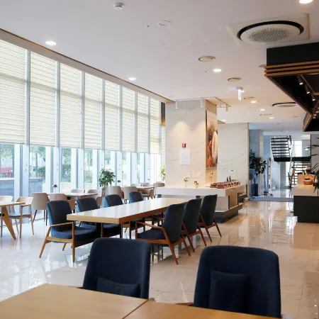 J-One Hotel