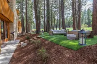 Obsidian 7 Deluxe 5000 sq ft House, Private Jacuzzi and Movie Theater, Close to Eagle by RedAwning - Pools