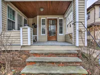 Lakewood Home w/ Yard ~ 8 Mi to Cleveland! Hotels in Lakewood