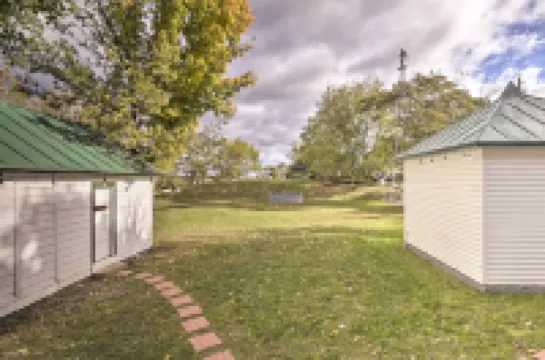 'Thomson Farm' Classic Home < 10 Mi to Vineyards!