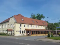 Hotel & Restarant Ausspann Отели рядом с достопримечательностью «Мост Локвицталь»