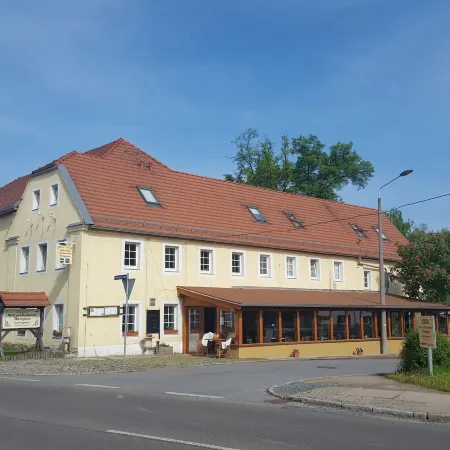 Hotel & Restarant Ausspann Отели рядом с достопримечательностью «Мост Локвицталь»