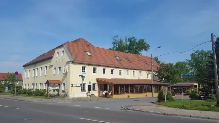 Hotel & Restarant Ausspann Отели в г. Дона