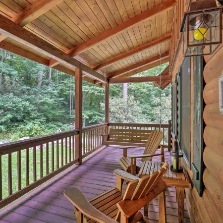 4 Mi to Sugar Mtn: 'Rocky Creek Cabin' w/ Hot Tub