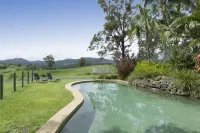 Hillcrest Mountain View Retreat - piscina