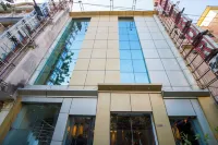 Hotel Emperor Palms at Karol Bagh Hotels near متحف غاندي الوطني