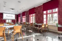 四對舞羅萊夏朵飯店 格丁尼亞住宿飯店