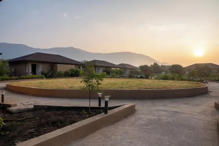 Amora A Boutique Resort Отели в г. Bhadas Bk.