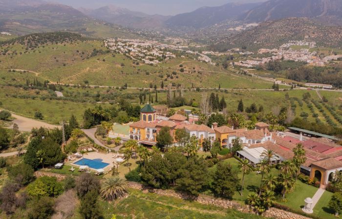 B Bou Hotel la Viñuela & Spa