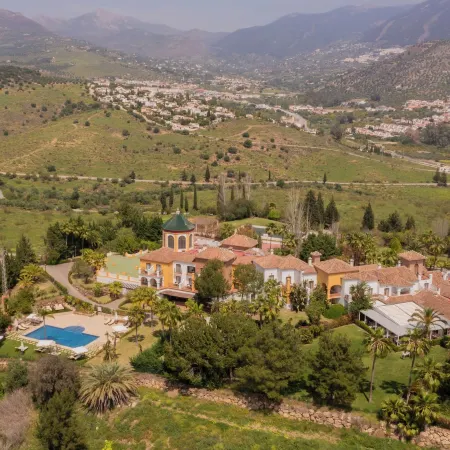 B Bou Hotel la Viñuela & Spa