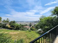 Hilltop Views! Large 5BR Home + Private Guesthouse