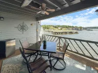 Beachy Lakefront - Covered Patio - Putting Green - No Stairs/Easy Access - Kg Bd
