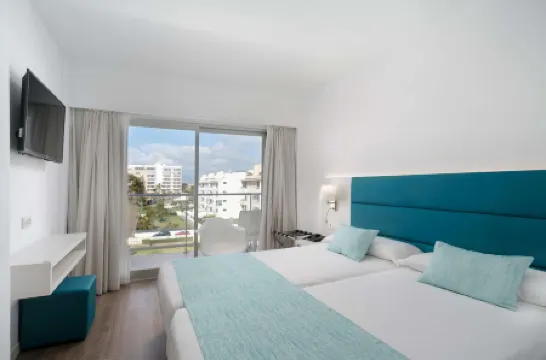 อาลูอา เลโอ โฮเทล