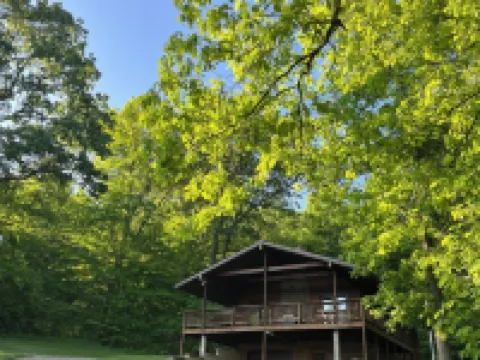 Cozy cabin with indoor fire place Hotels in Coshocton County