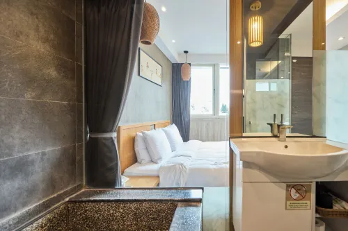 tenlien Ibsen hot spring hotel - Afhentnings-/afleveringstjenester