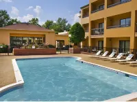 Country Inn & Suites by Radisson, Hampton Coliseum - Pool