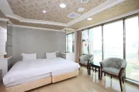Enjoy Square Hotel