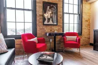 Modern loft with rustic character steps to downtown Stratford