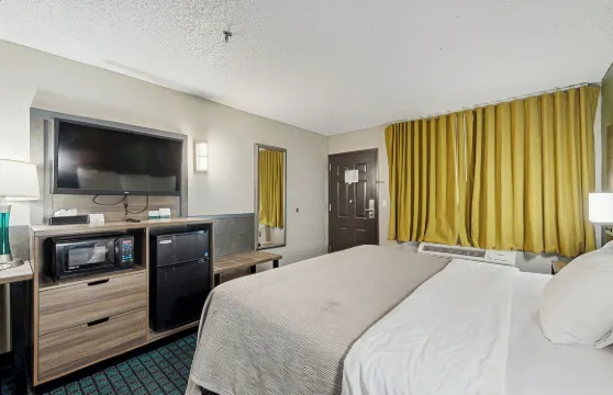 速8酒店 範霍恩