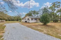 Magnolia House - charming 3-bedroom house in Semmes, Alabama - โฮมสเตย์