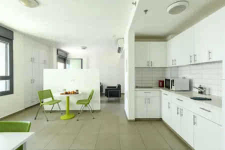 Tel Aviv Uni Smart & Cozy Stay D701 Отели рядом с достопримечательностью «Зоопарк Петах-Тиква»
