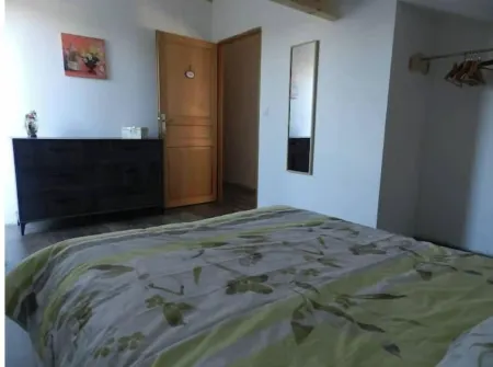 Quiet house near the lake