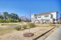 Hampton Condo by Convention Center and Coliseum!