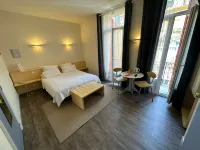 Azur Hotel - balcony