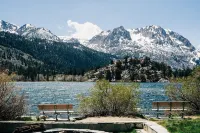 June Lake Home with a view - 2bd / 2ba + loft