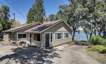 Boat Ramp and Dock Waterfront Home on Clear Lake