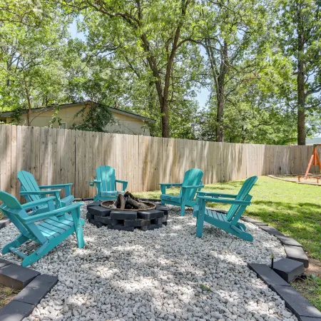 Furnished Deck + Lake Access: Fairland Log Cabin