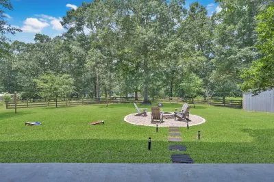 Cameron Ranch Glamping Hotels near San Jacinto County Old Jail