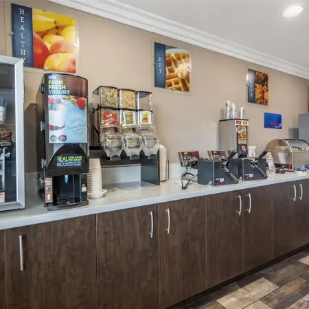 Best Western Airport Plaza Inn Hotel - Los Angeles LAX Отели рядом с достопримечательностью «Студия "Сони Пикчерс"»