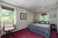 Walk to Good Harbor and Long Beach -Vacation Home Hotels in Gloucester