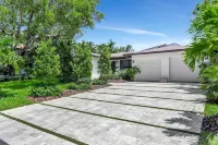 Ocean Breeze Villa 3 Bdr, Pool - 4-Star