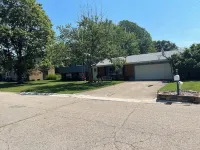 Country Club Home, 5 mins from Miami U