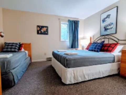 Private Spacious 3 bed Condo in Nordic Village Hotels in Bartlett