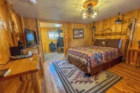 Chinook Winds Lodge Hotels in Dubois