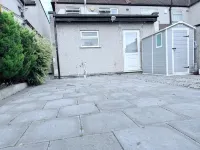 Fountain House-Sleeps 5-Central Dagenham-Parking