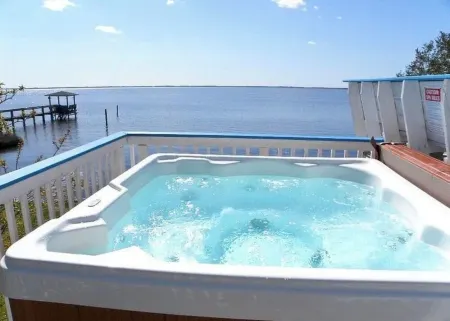 Spring is great at the beach! Отели рядом с достопримечательностью «Life is Good»