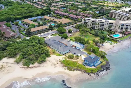 Tracy's Tropical Treasures earned "Best in Kihei" four times and 1 in Maui” Отели в г. Кихеи