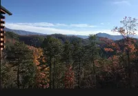 質樸山間木屋 ~ 全景山景 ~ 熱水浴缸 ~ 遊戲室 ~ 泳池 - 山景