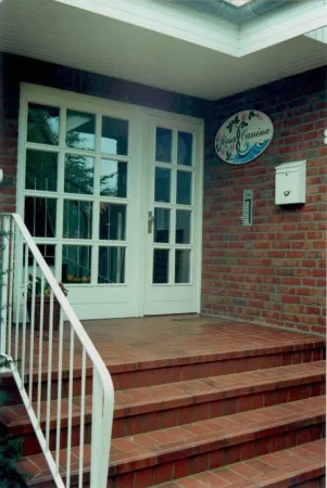 Terrace apartment between forest and waves