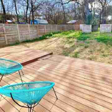 Hacienda East - Contemporary, Bright, Just Right Hotel Exterior