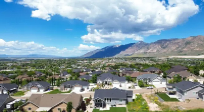 Entire Home Sleeps 16, Near Ski Resorts, Private Hot Tub, and Fireplace over Tub